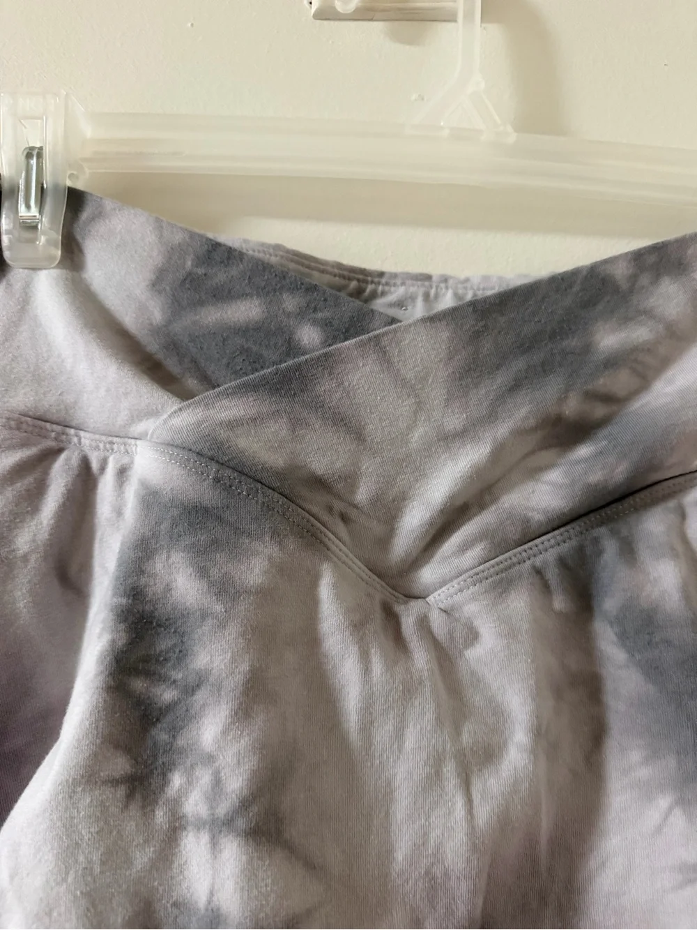 Tie-Dye Gray Athletic Skirt with V-Waistband